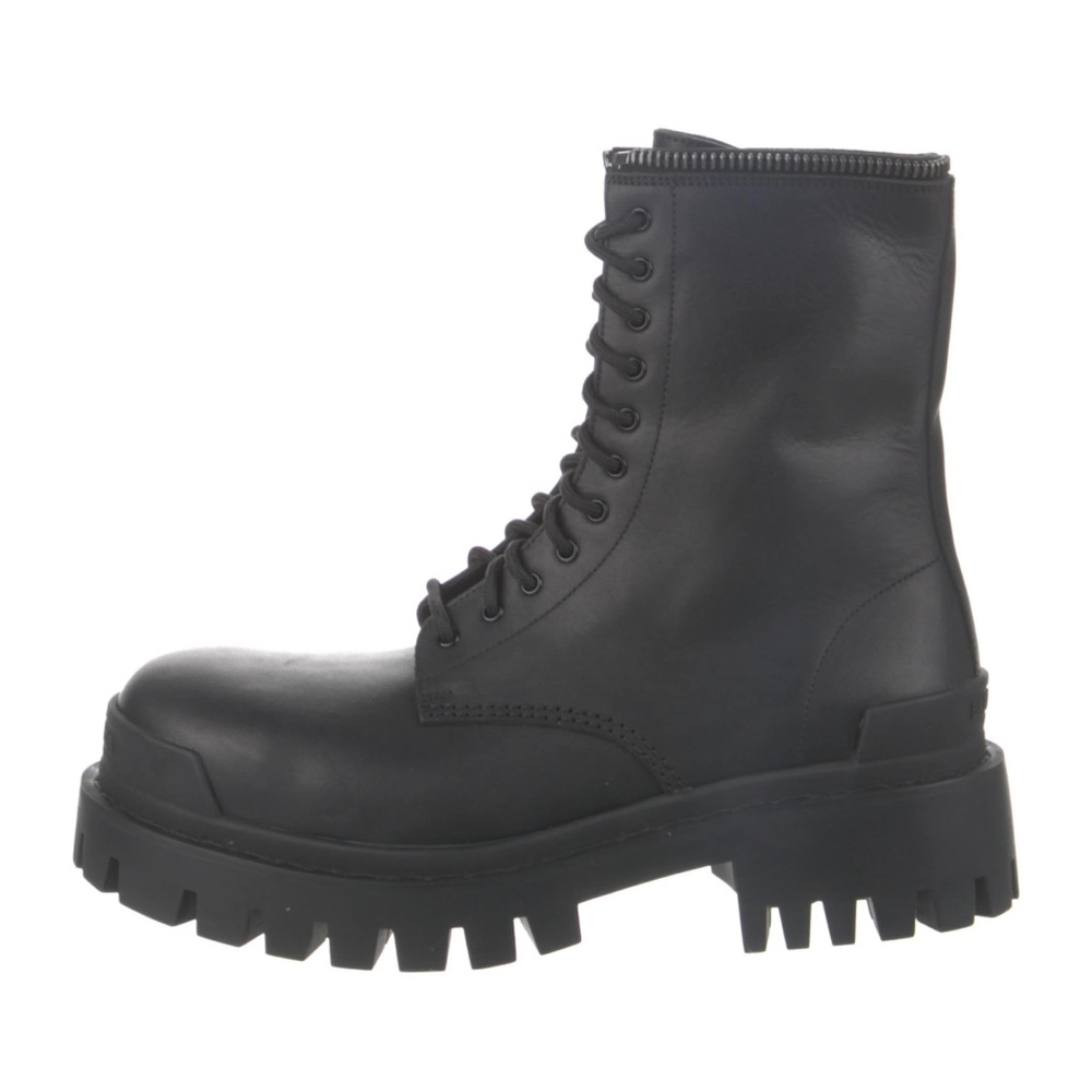 BALENCIAGA
Leather Combat Boots